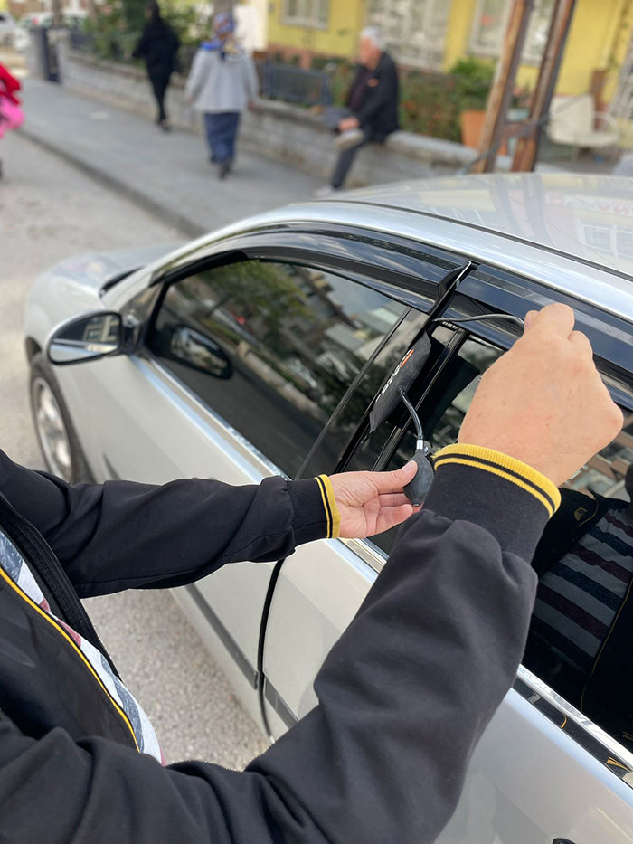 İhsaniye Oto Kilitçisi